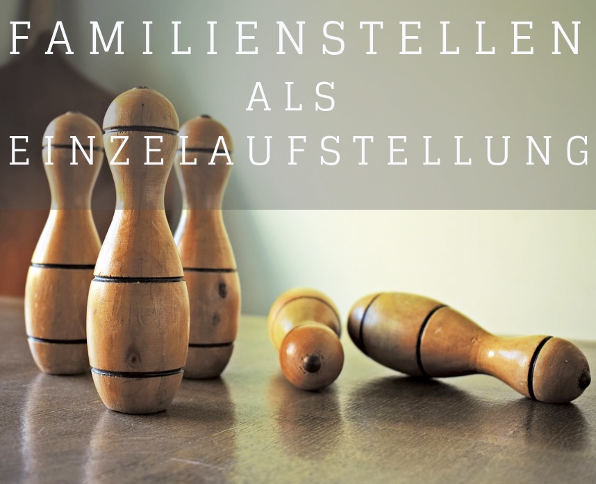 Kegel angeordnet als Beispiel für Familienordnung in einer Einzelaufstellung als therapeutisches Möglichkeit von Systemischer Arbeit